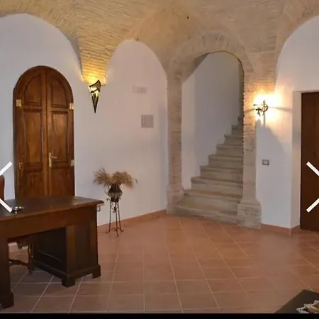 Beb Palazzo Del Conte Bed & Breakfast
